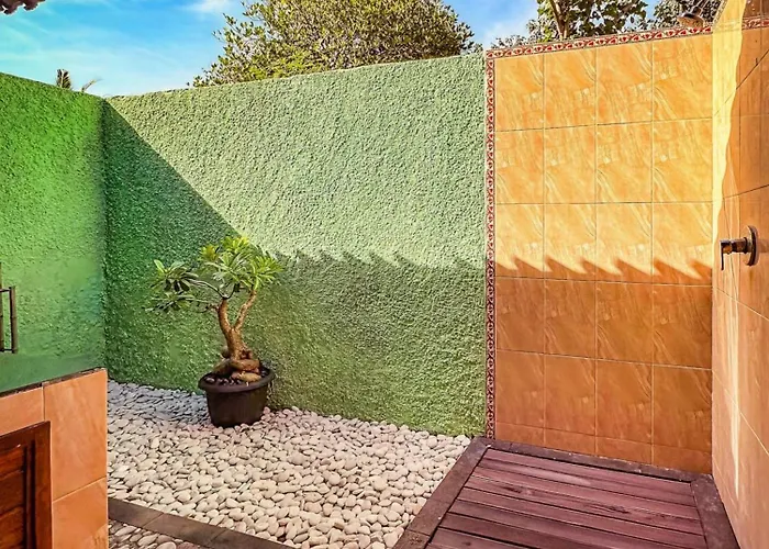 Island Garden Huts レンボンガン島