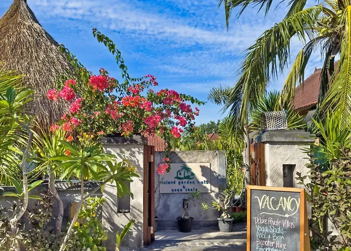 ベッド・アンド・ブレックファスト Island Garden Huts レンボンガン島