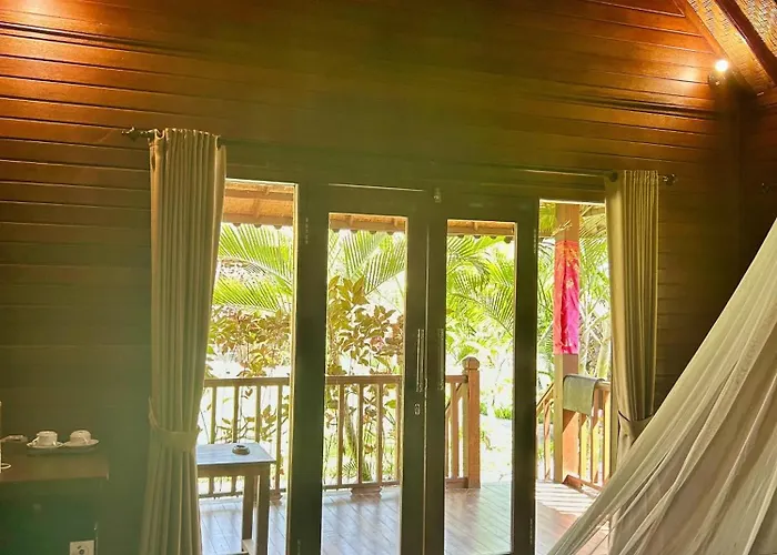 Island Garden Huts 4*