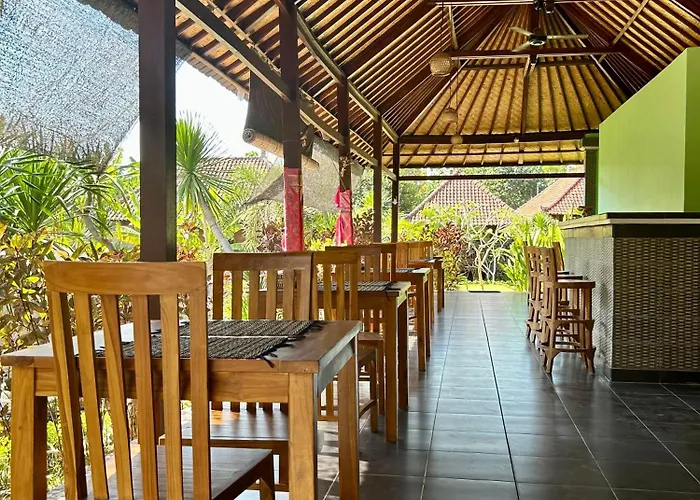 ベッド・アンド・ブレックファスト Island Garden Huts レンボンガン島