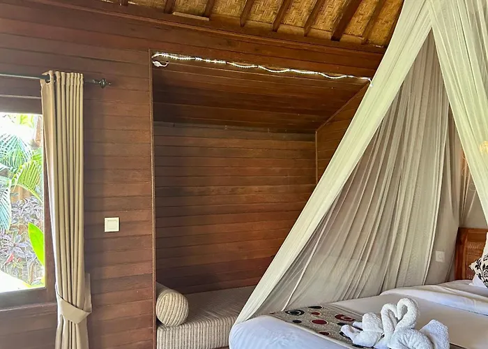 Island Garden Huts レンボンガン島