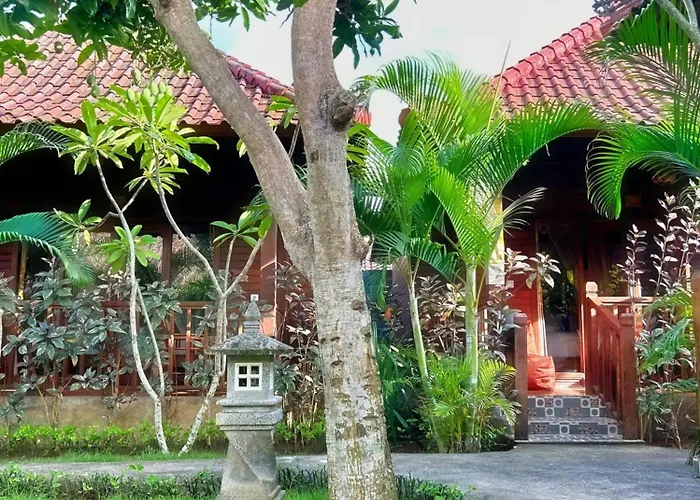 Island Garden Huts レンボンガン島