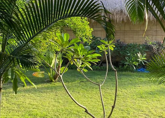 Island Garden Huts 4*