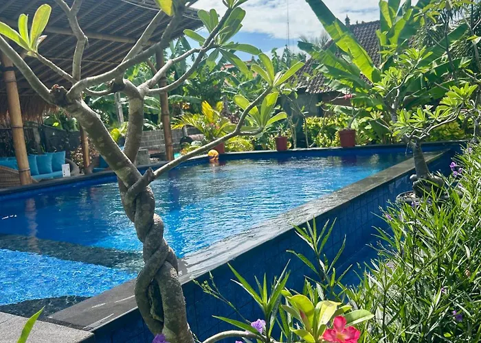 Island Garden Huts レンボンガン島