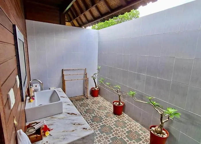 Island Garden Huts ベッド・アンド・ブレックファスト レンボンガン島