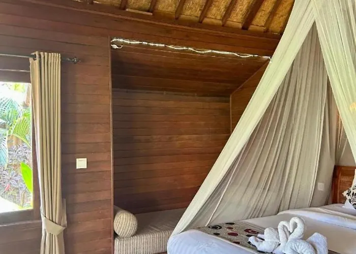 Island Garden Huts 4* レンボンガン島