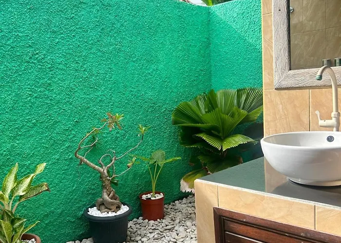 Bed & Breakfast Island Garden Huts 4*